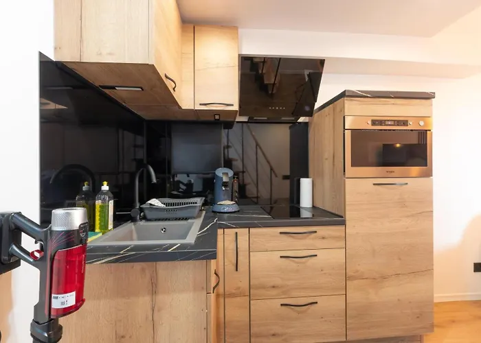 Le Refuge Contemporain * שאמברי